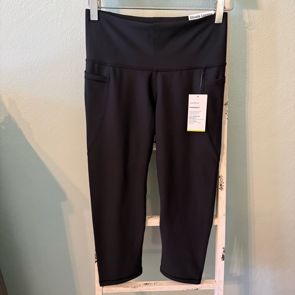 NWT Old Navy Elevate Leggings Crop High Rise Side Pockets Go Dry Size M Women